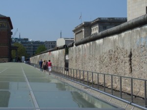 Berlin_Wall_-_Niederkirchner_Strasse